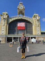 Ena - s dvoma taškami kníh