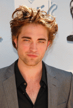 Pattinson + balíček vreckoviek zadarmo